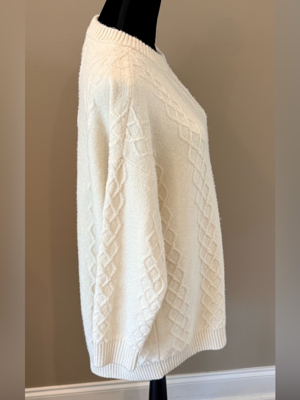 Women’s SHOW ME YOUR MUMU Canyon tunic sweater- cream fuzzy knit. Size medium - Picture 4 of 8